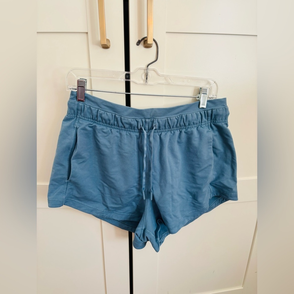 lululemon athletica pace rival Athletic Shorts in blue size 10